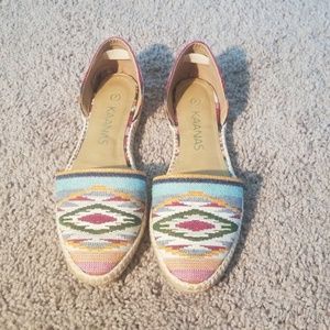 KAANAS Slip-on Flats